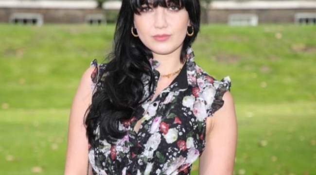 İngiliz model Daisy Lowedan taciz itirafı: Fotoğrafçım beni yatak odasına götürüp cinsel organını gösterdi