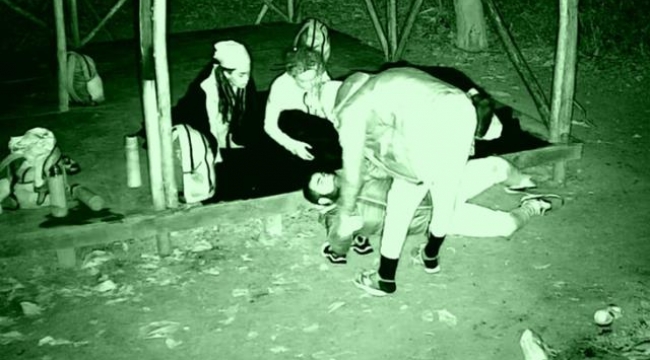 Survivorda korku dolu anlar! Gece yarısı yarışmacı olduğu yere yığılıp kaldı