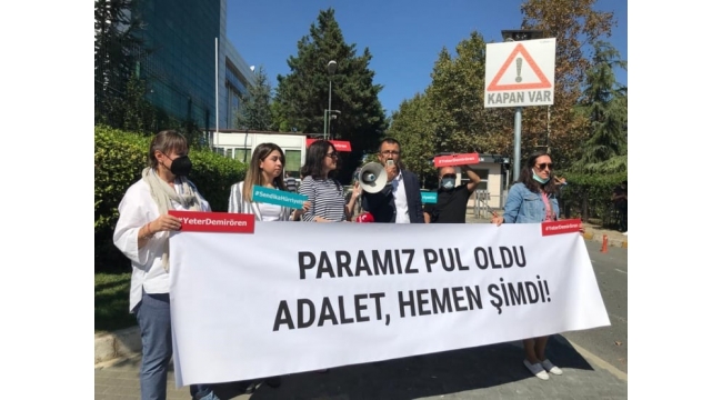 Hürriyet'ten çıkarılan gazeteciler Bakırköy Adliyesi önünde 'Adalet istiyoruz' dedi