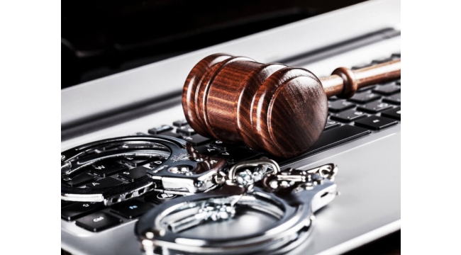 FİLM GİBİ OLAY !… DOLANDIRICIYI AVUKATI DOLANDIRDI !