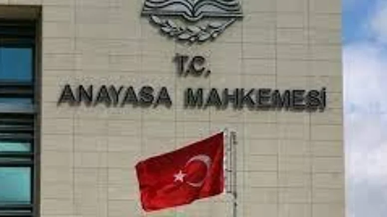 AYM, Facebook'taki 15 Temmuz mesajlarına verilen cezayı iptal etti, tazminat ödenecek