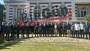 Uyuşturucu baronundan elçilikte vekillerle aile fotoğrafı. Şaka gibi