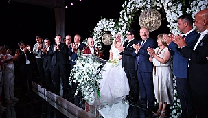  BELEDİYE BAŞKANI ONUR BOZKURTER , GÜLŞAH YALÇIN İLE EVLENDİ....