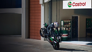 Motosiklet Dünyasının Yıldızları Castrol POWER1 ULTIMATE ve Toprak Razgatlıoğlu Reklam Filminde Buluştu 